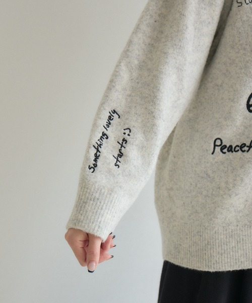 Paradise Picnic(パラダイスピクニック)の「ROSIEE レタリング刺繍ニットカーディガン(カーディガン/ボレロ・レディース・レッド/グレー・FREE)」の6枚目の写真