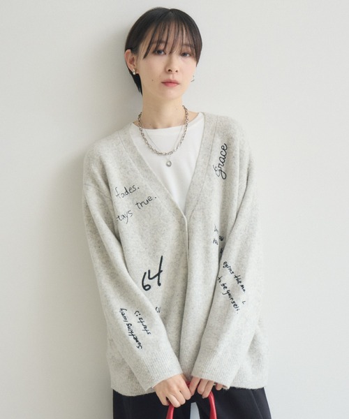 Paradise Picnic(パラダイスピクニック)の「ROSIEE レタリング刺繍ニットカーディガン(カーディガン/ボレロ・レディース・レッド/グレー・FREE)」の13枚目の写真