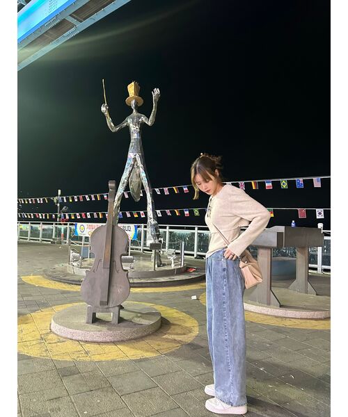 AVANDRESS（アバンドレス ）の「BUCKLE WIDE DENIM PANTS STONE LIGHTBLUE（デニムパンツ・レディース・その他・SMALL/MEDIUM/LARGE/X-LARGE）」の8枚目の写真