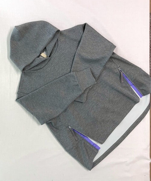 Q（キュー）の「裾配色ZIPプルオーバー（パーカー・レディース・ライトグレー/ピンク・MEDIUM）」の9枚目の写真