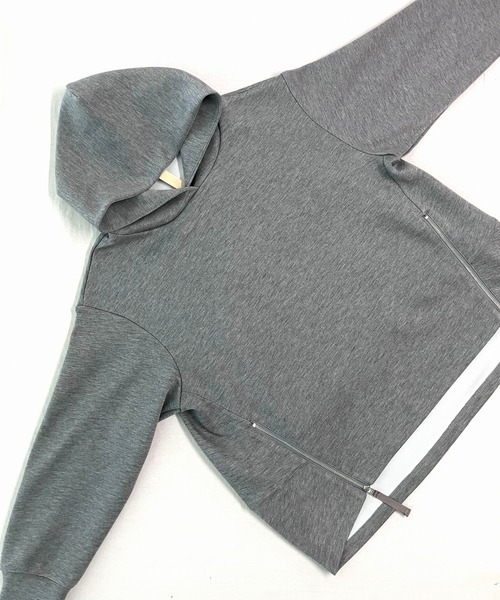 Q（キュー）の「裾配色ZIPプルオーバー（パーカー・レディース・ライトグレー/ピンク・MEDIUM）」の10枚目の写真