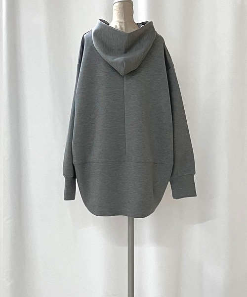 Q（キュー）の「裾配色ZIPプルオーバー（パーカー・レディース・ライトグレー/ピンク・MEDIUM）」の5枚目の写真