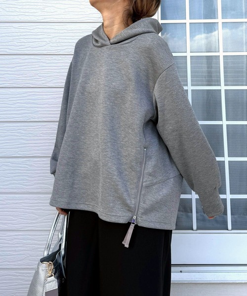 Q（キュー）の「裾配色ZIPプルオーバー（パーカー・レディース・ライトグレー/ピンク・MEDIUM）」の17枚目の写真