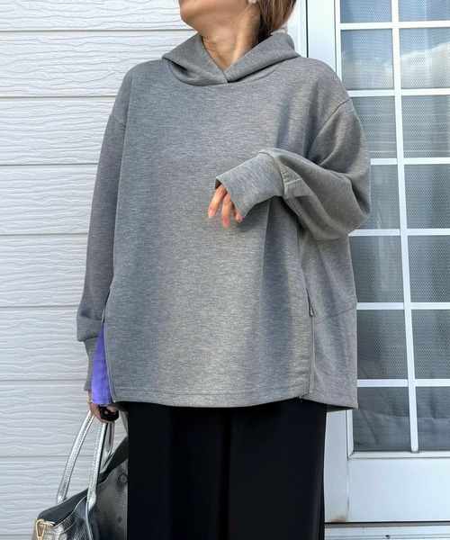 Q（キュー）の「裾配色ZIPプルオーバー（パーカー・レディース・ライトグレー/ピンク・MEDIUM）」の16枚目の写真