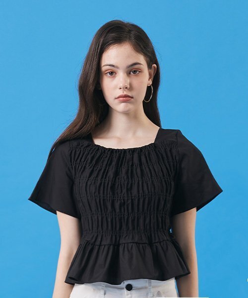 KOLEAT（コレット）の「ウィメンズ クロッププリーツ ウィーンフレア 半袖Tシャツ [ブラック]（Tシャツ/カットソー・レディース・その他・FREE）」の2枚目の写真