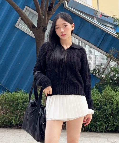 BLOND9(ブロンドナイン)の「ボリュームオープンカラー boucleニット_ブラック(ニット/セーター・レディース・その他・MEDIUM/SMALL)」の2枚目の写真