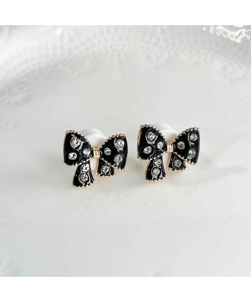 tone（トーン）の「【88eighty-eight】ビジューリボンミニピアス【import】(MA)（ピアス（両耳用）・レディース・ブラック/ホワイト/レッド・FREE）」の2枚目の写真