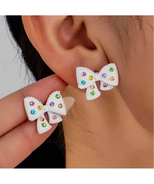 tone（トーン）の「【88eighty-eight】ビジューリボンミニピアス【import】(MA)（ピアス（両耳用）・レディース・ブラック/ホワイト/レッド・FREE）」の8枚目の写真