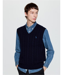 HAZZYS（ ヘジス）の「[25FW][アイコニック] ネイビーケーブルニットベスト（ベスト）」