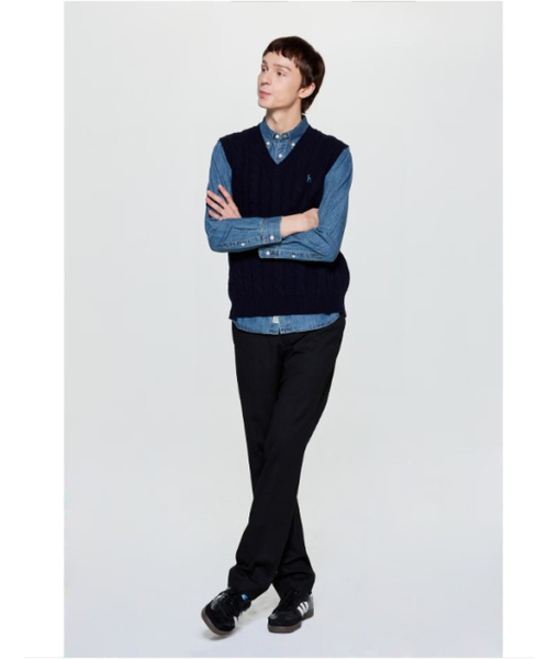 HAZZYS（ ヘジス）の「[25FW][アイコニック] ネイビーケーブルニットベスト（ベスト・メンズ・その他・100/110/95/105/115）」の4枚目の写真