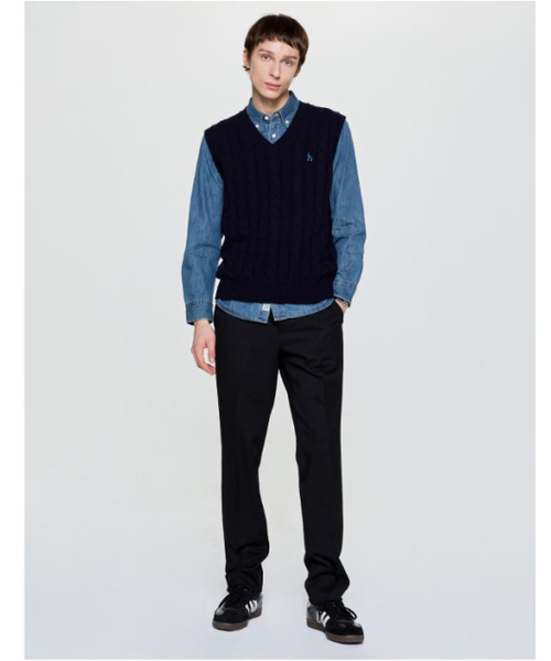 HAZZYS（ ヘジス）の「[25FW][アイコニック] ネイビーケーブルニットベスト（ベスト・メンズ・その他・100/110/95/105/115）」の5枚目の写真