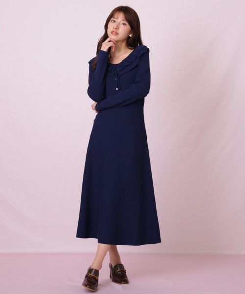 JILL by JILL STUART（ジルバイジルスチュアート）の「◇フリル襟バイカラーニットワンピース（ワンピース・レディース・ブラック/ネイビー・FREE）」の10枚目の写真