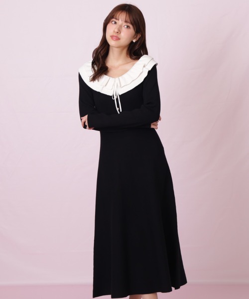 JILL by JILL STUART（ジルバイジルスチュアート）の「◇フリル襟バイカラーニットワンピース（ワンピース・レディース・ブラック/ネイビー・FREE）」の4枚目の写真