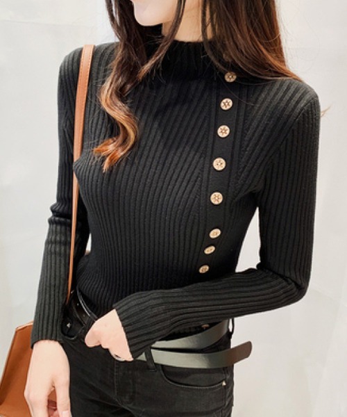STYLEBLOCK(スタイルブロック)の「ボタンデザインハイネックニット(ニット/セーター・レディース・ブラック/ブルー/ベージュ系その他/ブラウン/ピンク/イエロー/ホワイト・FREE)」の2枚目の写真