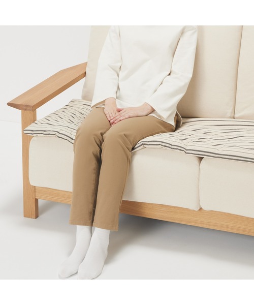 無印良品(ムジルシリョウヒン)の「綿洗いざらしシートクッション ロングタイプ 50×150cm(クッション/クッションカバー・メンズ・ホワイト系/グレー系・FREE)」の4枚目の写真