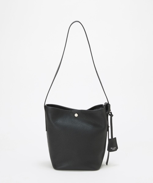 Breath TOPKAPI(ブレストプカピ)の「【Breath TOPKAPI】ELAN エラン シュリンクレザー ワンショルダーバッグ(ショルダーバッグ・レディース・ブラック/グレイッシュベージュ/クリーム・FREE)」の1枚目の写真