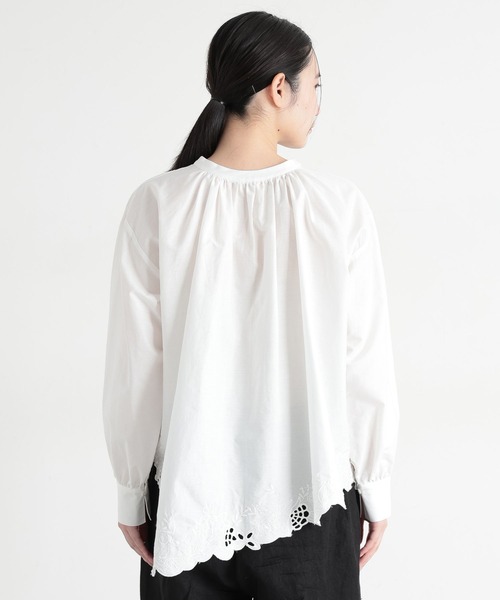 セール】《natural by clip》ダブルフロントコットン裾刺繍ブラウス