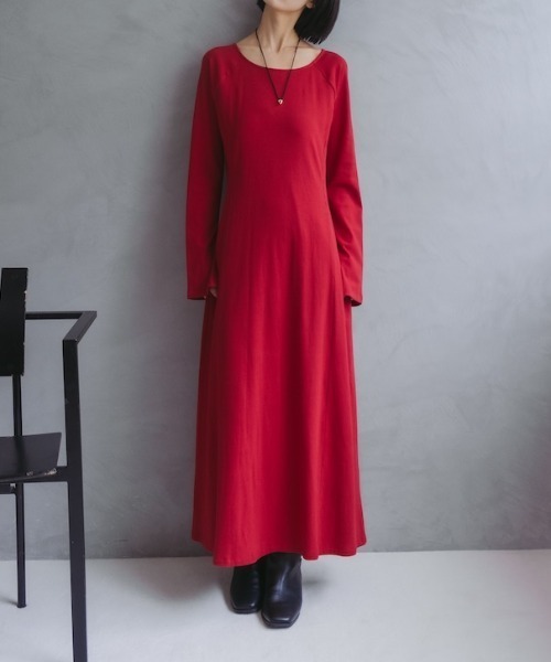sahara（サハラ）の「Uneck Rib Long Dress/ユーネックリブロングドレス（ワンピース・レディース・ブラック/アイボリー/レッド/ブラウン・FREE）」の4枚目の写真