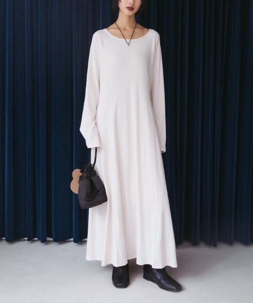 sahara（サハラ）の「Uneck Rib Long Dress/ユーネックリブロングドレス（ワンピース・レディース・ブラック/アイボリー/レッド/ブラウン・FREE）」の2枚目の写真