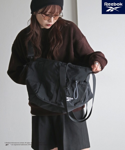 COURO(コウロ)の「【Reebok/リーボック】 ドローストリング2WAYナイロンショルダーBAG(ショルダーバッグ・レディース・ベージュ/チャコール/ブラック・FREE)」の4枚目の写真