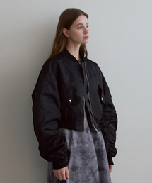 ODER（オディエール）の「シャーリングクロップブルゾン-ブラック（MA-1）」