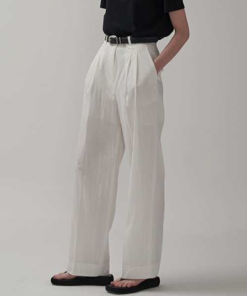 MOTT(モット)の「サマー ピンタック ワイドパンツ-ホワイト(その他パンツ・レディース・その他・S/M)」の1枚目の写真