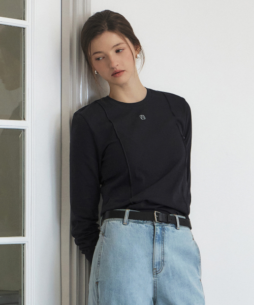 ARTID(アルティーダ)の「カーブドピンタック長袖Tシャツ_CHARCOAL(Tシャツ/カットソー・レディース・チャコール・FREE)」の4枚目の写真