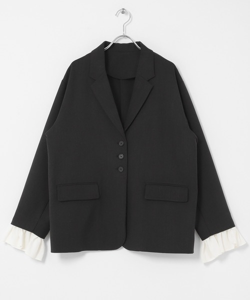 KBF(ケイビーエフ)の「フリルスリーブテーラードジャケット(その他アウター・レディース・チャコールグレー/グレー系その他・ONE)」の5枚目の写真