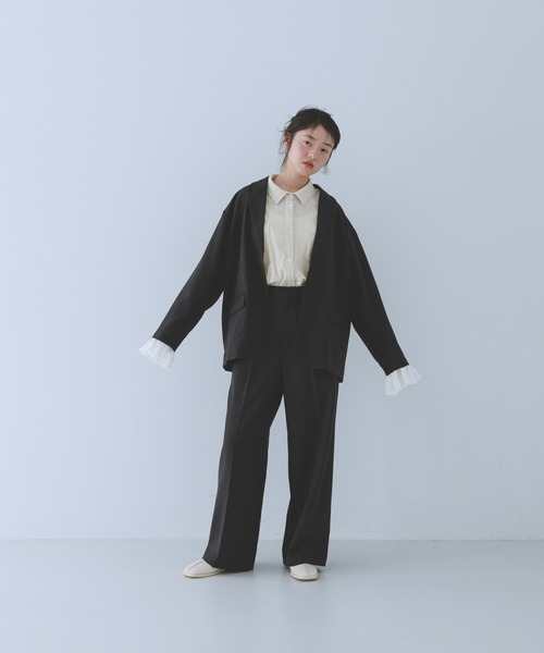 KBF(ケイビーエフ)の「フリルスリーブテーラードジャケット(その他アウター・レディース・チャコールグレー/グレー系その他・ONE)」の17枚目の写真