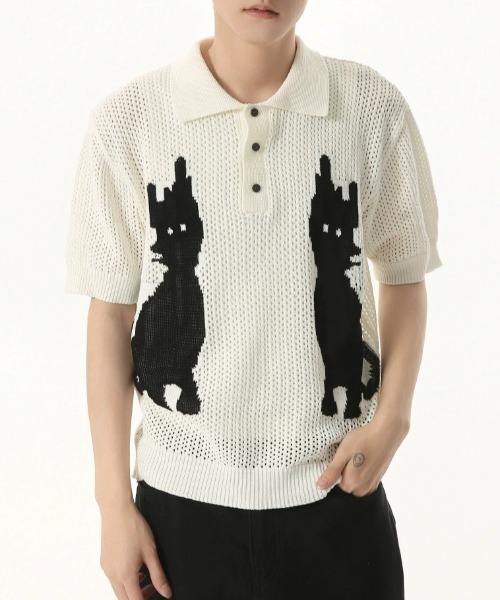 lilful(リルフル)の「【26年春夏新作】キャットデザイン 透かし編み メッシュニットポロシャツ(ポロシャツ・メンズ・ホワイト/ネイビー・M/L)」の1枚目の写真