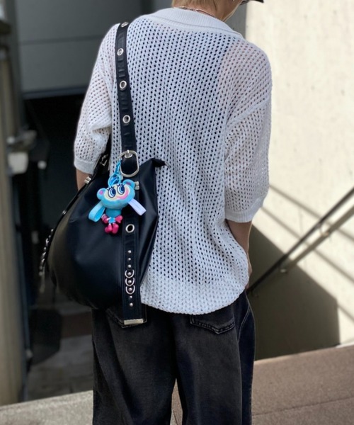 lilful(リルフル)の「【26年春夏新作】キャットデザイン 透かし編み メッシュニットポロシャツ(ポロシャツ・メンズ・ホワイト/ネイビー・M/L)」の6枚目の写真