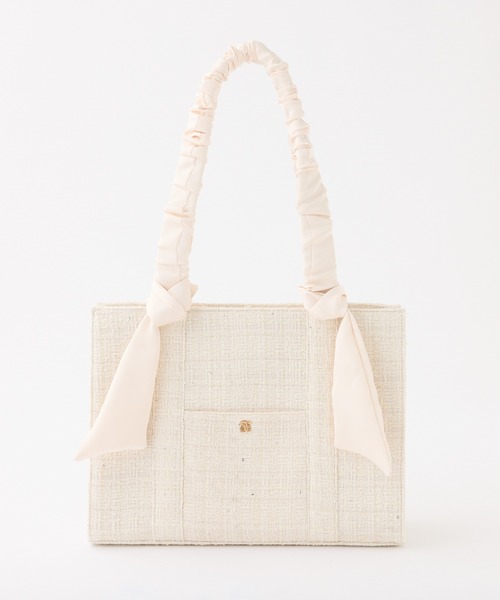 one after another NICE CLAUP（ワンアフターアナザーナイスクラップ）の「A4サイズ対応・キャリーオン可能/ギャザーハンドルトートバッグ（トートバッグ・レディース・ピンクベージュ/ブルー系その他/ホワイト×ブラック/アイボリー/ホワイト系その他/サックスブルー・FREE）」の3枚目の写真