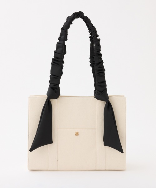 one after another NICE CLAUP（ワンアフターアナザーナイスクラップ）の「A4サイズ対応・キャリーオン可能/ギャザーハンドルトートバッグ（トートバッグ・レディース・ピンクベージュ/ブルー系その他/ホワイト×ブラック/アイボリー/ホワイト系その他/サックスブルー・FREE）」の2枚目の写真