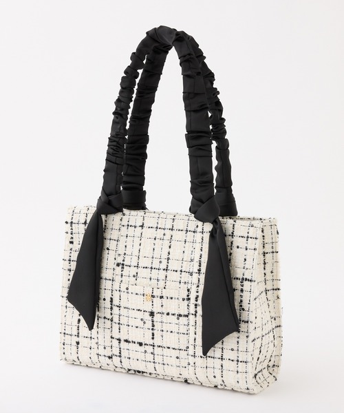 one after another NICE CLAUP（ワンアフターアナザーナイスクラップ）の「A4サイズ対応・キャリーオン可能/ギャザーハンドルトートバッグ（トートバッグ・レディース・ピンクベージュ/ブルー系その他/ホワイト×ブラック/アイボリー/ホワイト系その他/サックスブルー・FREE）」の15枚目の写真