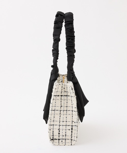 one after another NICE CLAUP（ワンアフターアナザーナイスクラップ）の「A4サイズ対応・キャリーオン可能/ギャザーハンドルトートバッグ（トートバッグ・レディース・ピンクベージュ/ブルー系その他/ホワイト×ブラック/アイボリー/ホワイト系その他/サックスブルー・FREE）」の16枚目の写真