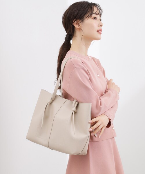 grove(グローブ)の「ノットハンドルA4トート(トートバッグ・レディース・ライトベージュ/ブラック/ベージュ系その他7・00)」の14枚目の写真