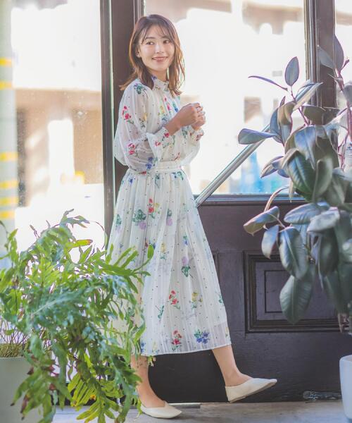 ITS'DEMO（イッツデモ）の「【手洗い可／セットアップ可】ラメストライプ花柄ブラウス（シャツ/ブラウス・レディース・アイボリー系/ネイビー系/サックスブルー系・00）」の6枚目の写真