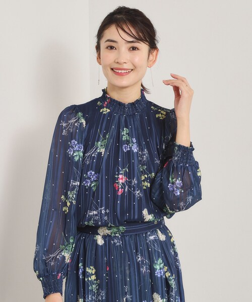 ITS'DEMO（イッツデモ）の「【手洗い可／セットアップ可】ラメストライプ花柄ブラウス（シャツ/ブラウス・レディース・アイボリー系/ネイビー系/サックスブルー系・00）」の17枚目の写真