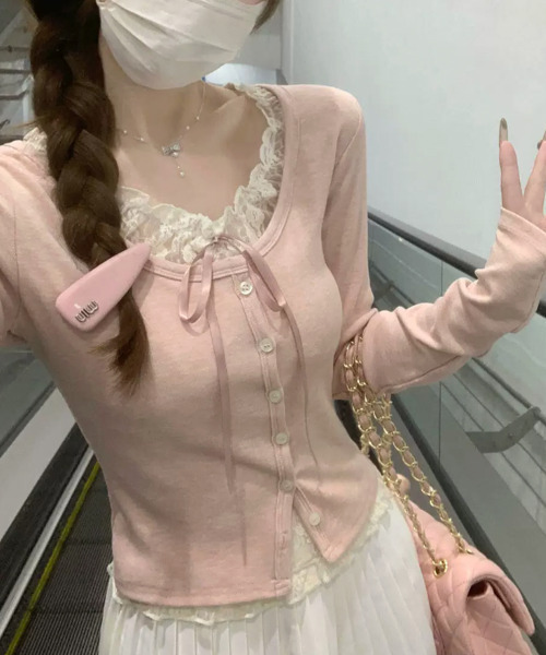 VIVID LADY(ビビッドレディー)の「フェイクレイヤード カーディガン風 プルオーバートップス(Tシャツ/カットソー・レディース・ライトブルー/ピンク/グレー/アイボリー・FREE)」の11枚目の写真