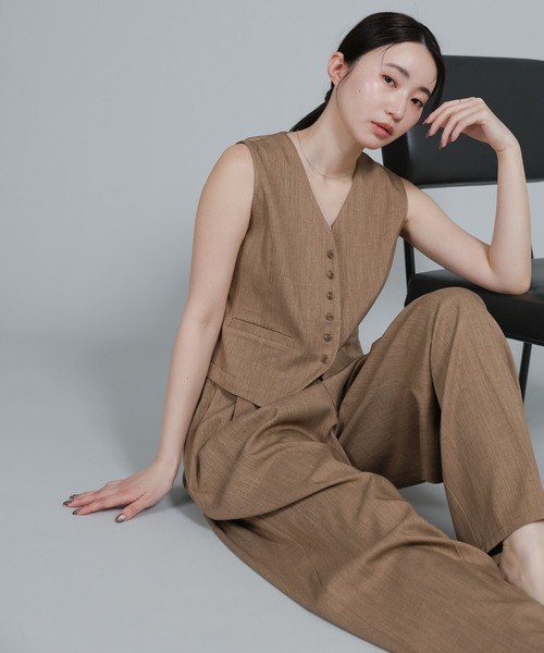 select MOCA Et（セレクトモカエト）の「【Et】Mannish Vest and Tuck Pants Set【セットアップ】（セットアップ・レディース・ベージュ/ブラック・LARGE/MEDIUM）」の4枚目の写真