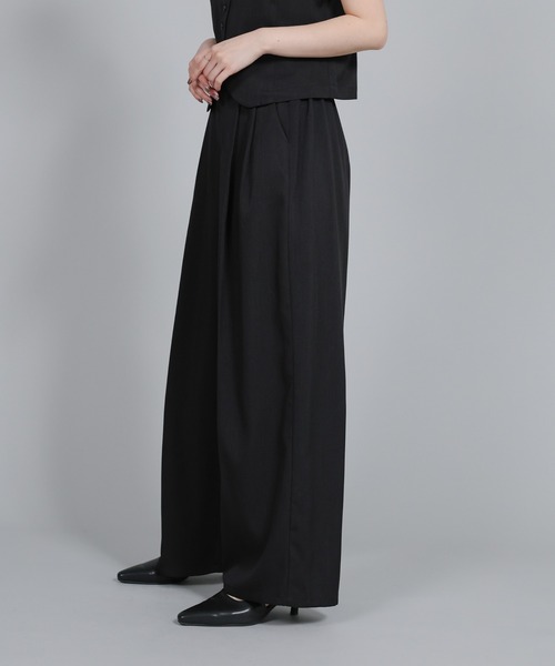 select MOCA Et（セレクトモカエト）の「【Et】Mannish Vest and Tuck Pants Set【セットアップ】（セットアップ・レディース・ベージュ/ブラック・LARGE/MEDIUM）」の17枚目の写真