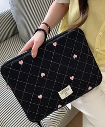 Mignonjour（ミニョンジュール）の「Mignonjour/ハート刺繍キルティングPCケース 13インチ M2894（PC・タブレットケース）」