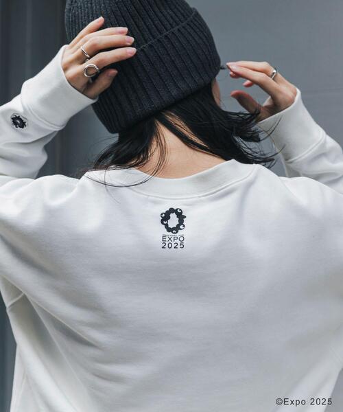 URBAN RESEARCH（アーバンリサーチ）の「EXPO2025 SWEATSHIRTS（スウェット・メンズ・ブラック/チャコールグレー/ホワイト/グレー系その他・LARGE/MEDIUM/SMALL）」の2枚目の写真