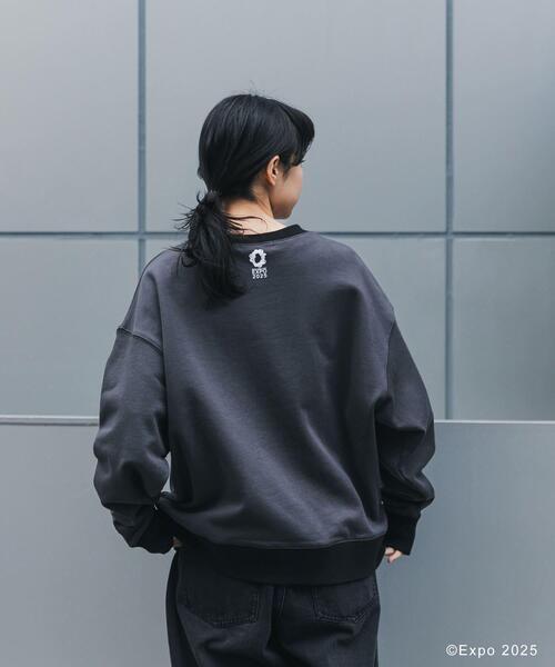 URBAN RESEARCH（アーバンリサーチ）の「EXPO2025 SWEATSHIRTS（スウェット・メンズ・ブラック/チャコールグレー/ホワイト/グレー系その他・LARGE/MEDIUM/SMALL）」の21枚目の写真