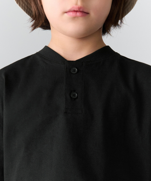 MUSINSA STANDARD KIDS（ムシンサスタンダードキッズ）の「オーバーサイズヘンリーネックTシャツ[ブラック]（Tシャツ/カットソー・レディース・その他・100/110/120/130/140/150）」の4枚目の写真