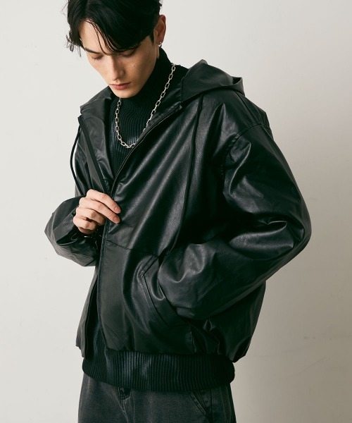 Shoowtime(ショウタイム)の「Oversized Faux Leather Zip Hoodie / 合成皮革オーバーサイズジップパーカー(パーカー・メンズ・ブラック・MEDIUM/LARGE/X-LARGE)」の5枚目の写真