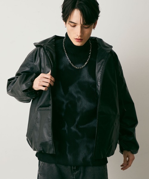 Shoowtime(ショウタイム)の「Oversized Faux Leather Zip Hoodie / 合成皮革オーバーサイズジップパーカー(パーカー・メンズ・ブラック・MEDIUM/LARGE/X-LARGE)」の7枚目の写真