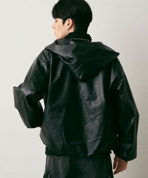Shoowtime(ショウタイム)の「Oversized Faux Leather Zip Hoodie / 合成皮革オーバーサイズジップパーカー(パーカー・メンズ・ブラック・MEDIUM/LARGE/X-LARGE)」の9枚目の写真
