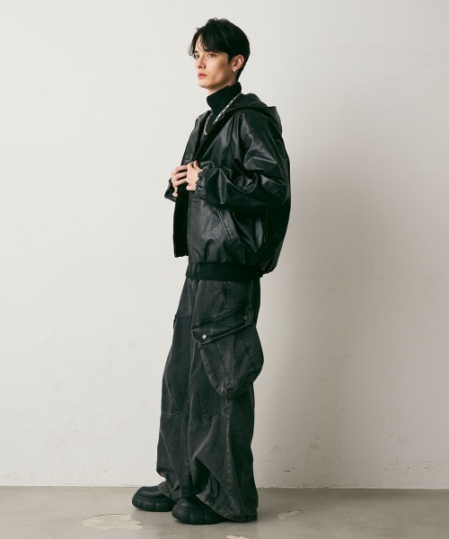 Shoowtime(ショウタイム)の「Oversized Faux Leather Zip Hoodie / 合成皮革オーバーサイズジップパーカー(パーカー・メンズ・ブラック・MEDIUM/LARGE/X-LARGE)」の15枚目の写真