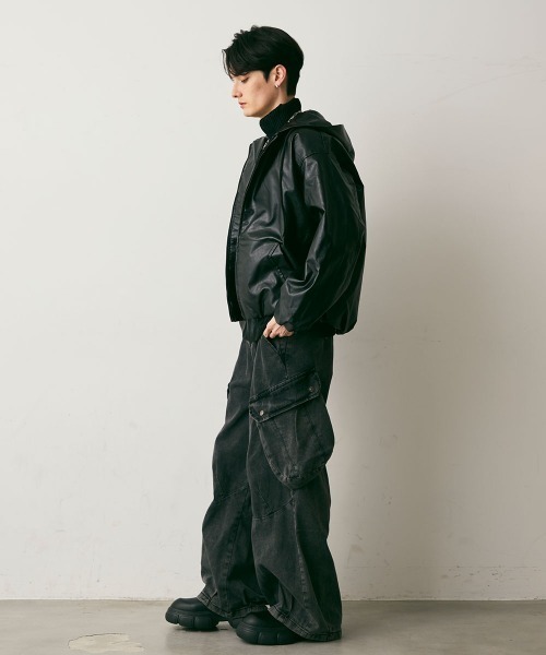 Shoowtime(ショウタイム)の「Oversized Faux Leather Zip Hoodie / 合成皮革オーバーサイズジップパーカー(パーカー・メンズ・ブラック・MEDIUM/LARGE/X-LARGE)」の16枚目の写真